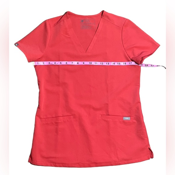 ❤️🧡 FIGS Casma™ Three-Pocket Scrub Top XS Limited Edition color Clay EUC - Picture 5 of 16